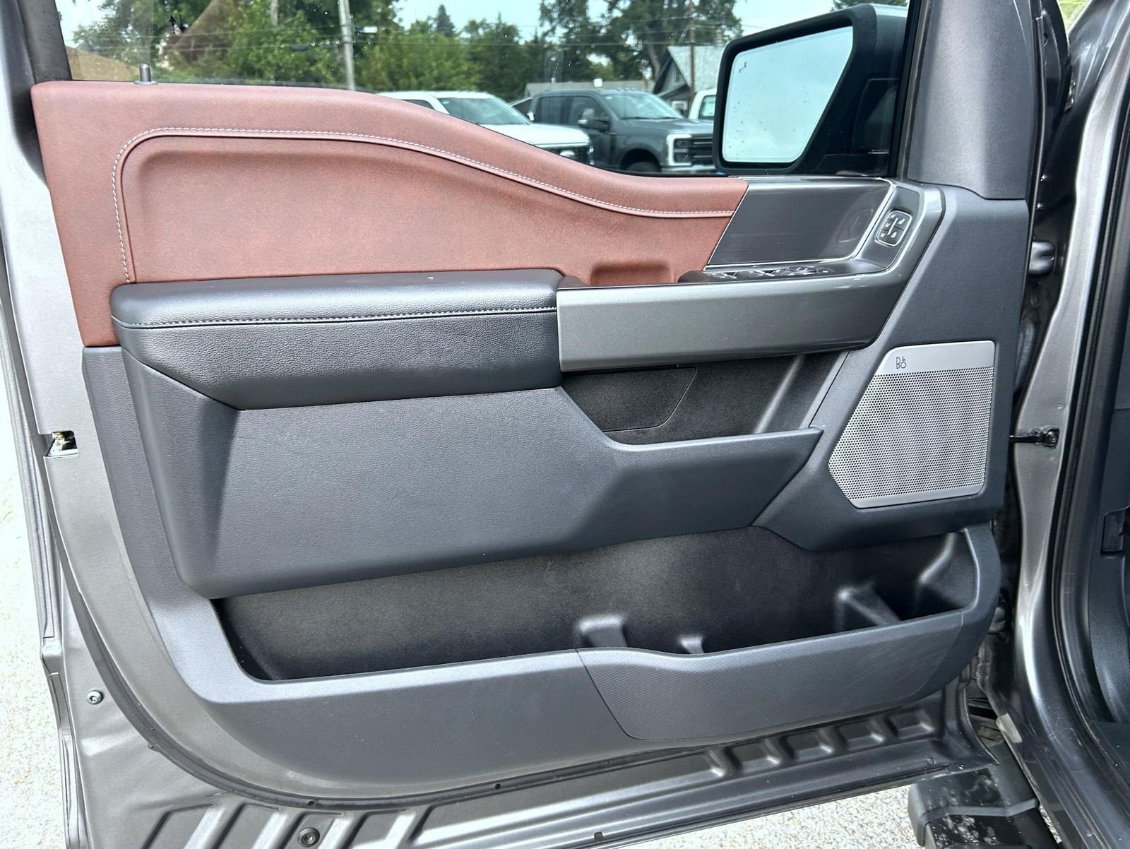 Used 2023 Gray Ford Lariat image 9