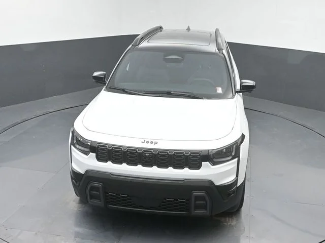 New 2026 Bright White Clear-Coat Exterior Paint Jeep Overland image 34