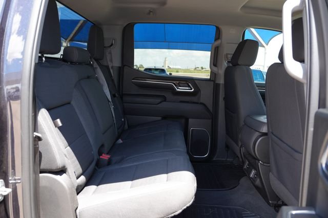 Used 2022 Silver GMC Elevation image 26