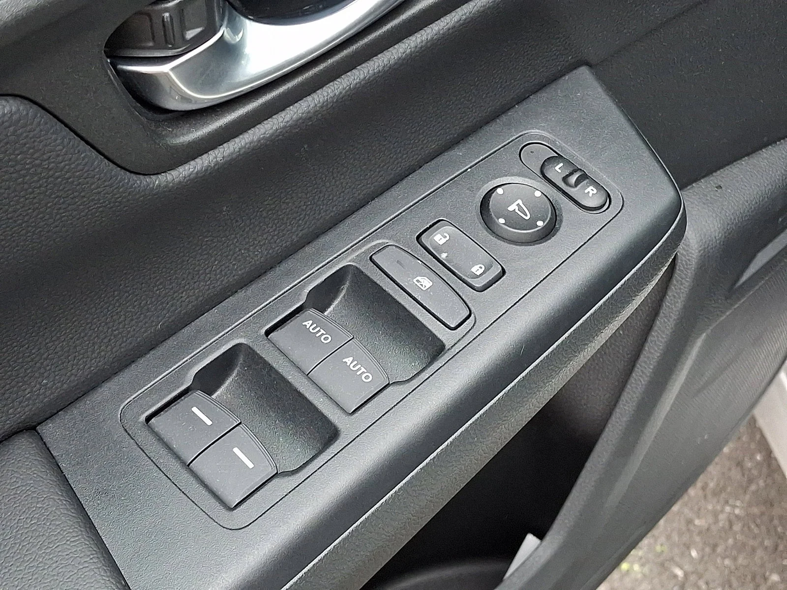 2026 Honda CR-V EX - Photo 25