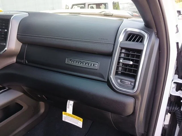 New 2026 Bright White Clear-Coat Exterior Paint RAM Laramie image 31