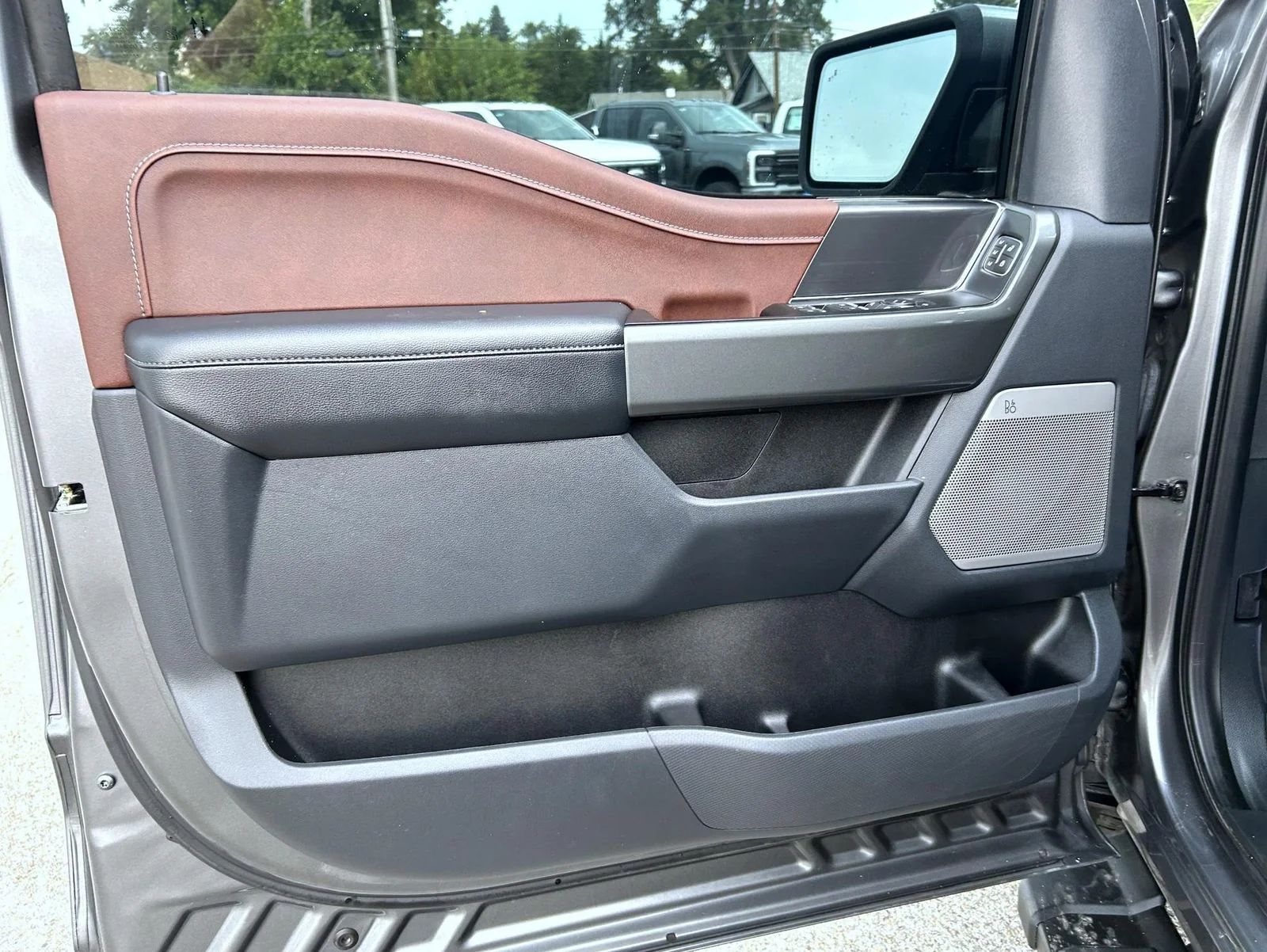 Used 2023 Gray Ford Lariat image 9