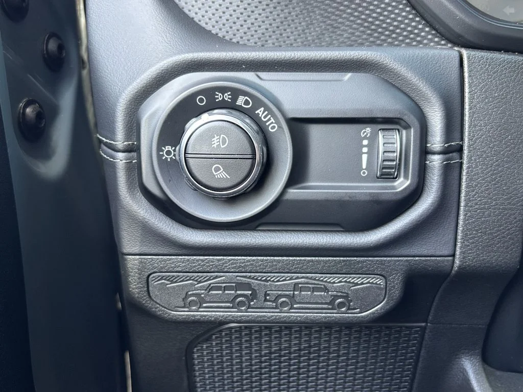 Used 2025 Gray Jeep Rubicon image 31