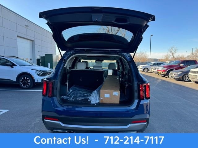 2025 Kia Sorento S - Photo 11