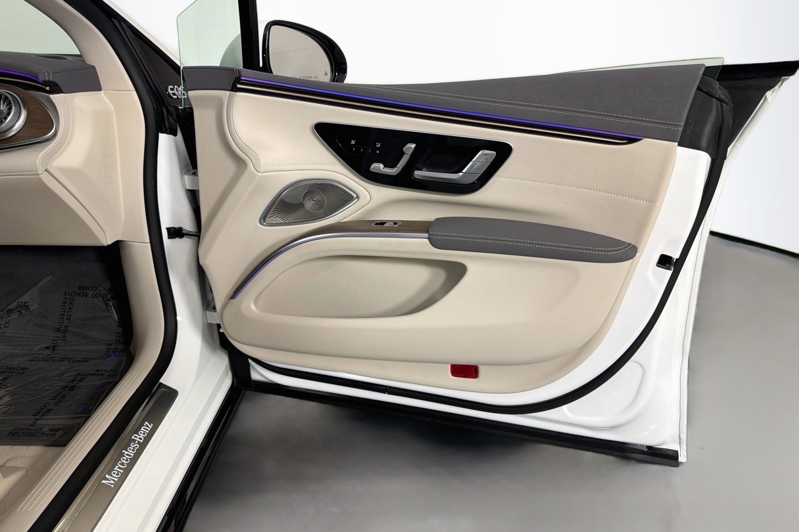 Certified Used 2023 Polar White Mercedes-Benz 450+ image 24