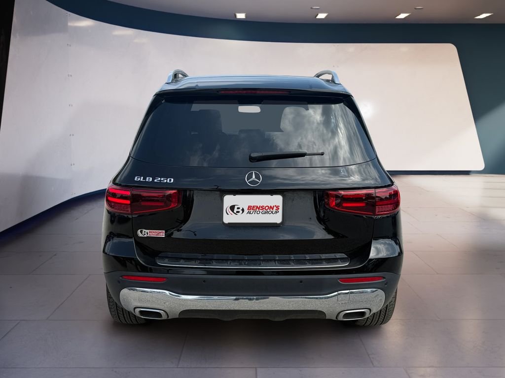 Used 2025 Black Mercedes-Benz GLB 250 image 4