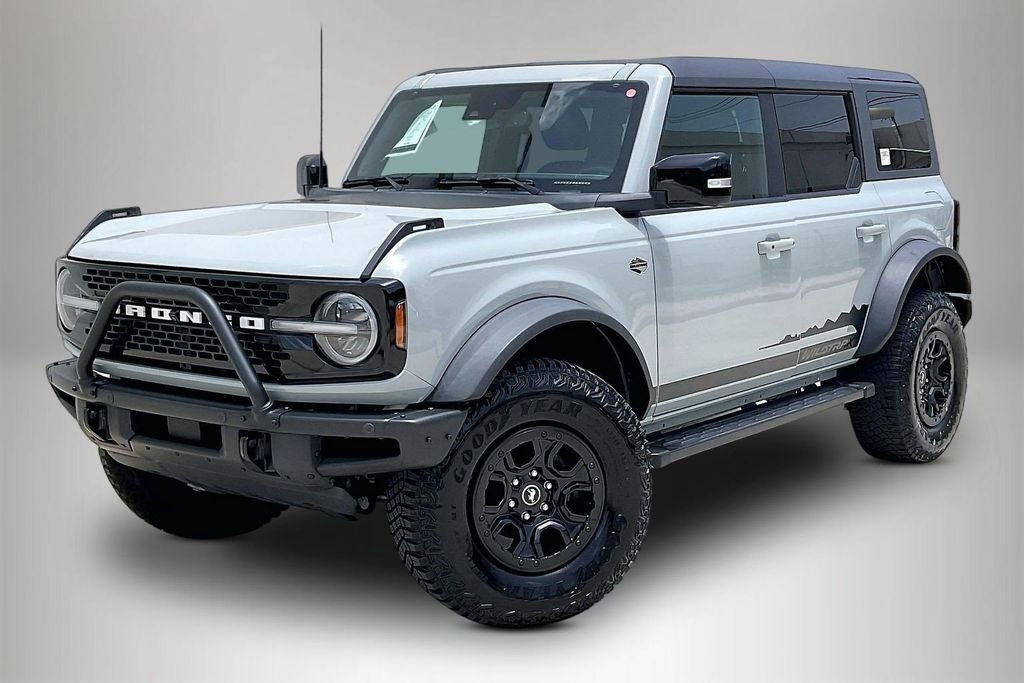 Used 2021 Green Ford Wildtrak image 2