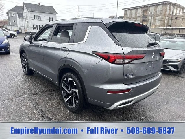 Used 2024  Mitsubishi SEL image 10