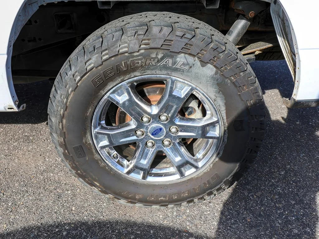 Used 2021 Oxford White Ford XLT image 23