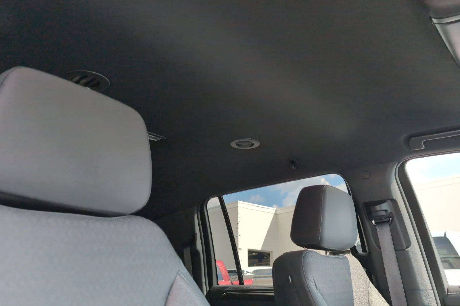 Used 2023 SUMMIT WHITE GMC SLE image 19
