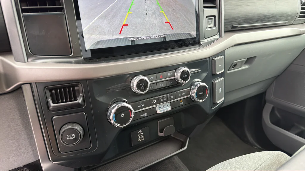 Used 2025 Silver Ford XLT image 25