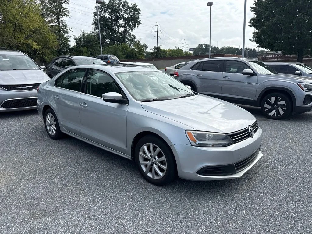 Used 2014 Reflex Silver Metallic Volkswagen 1.8T SE image 1