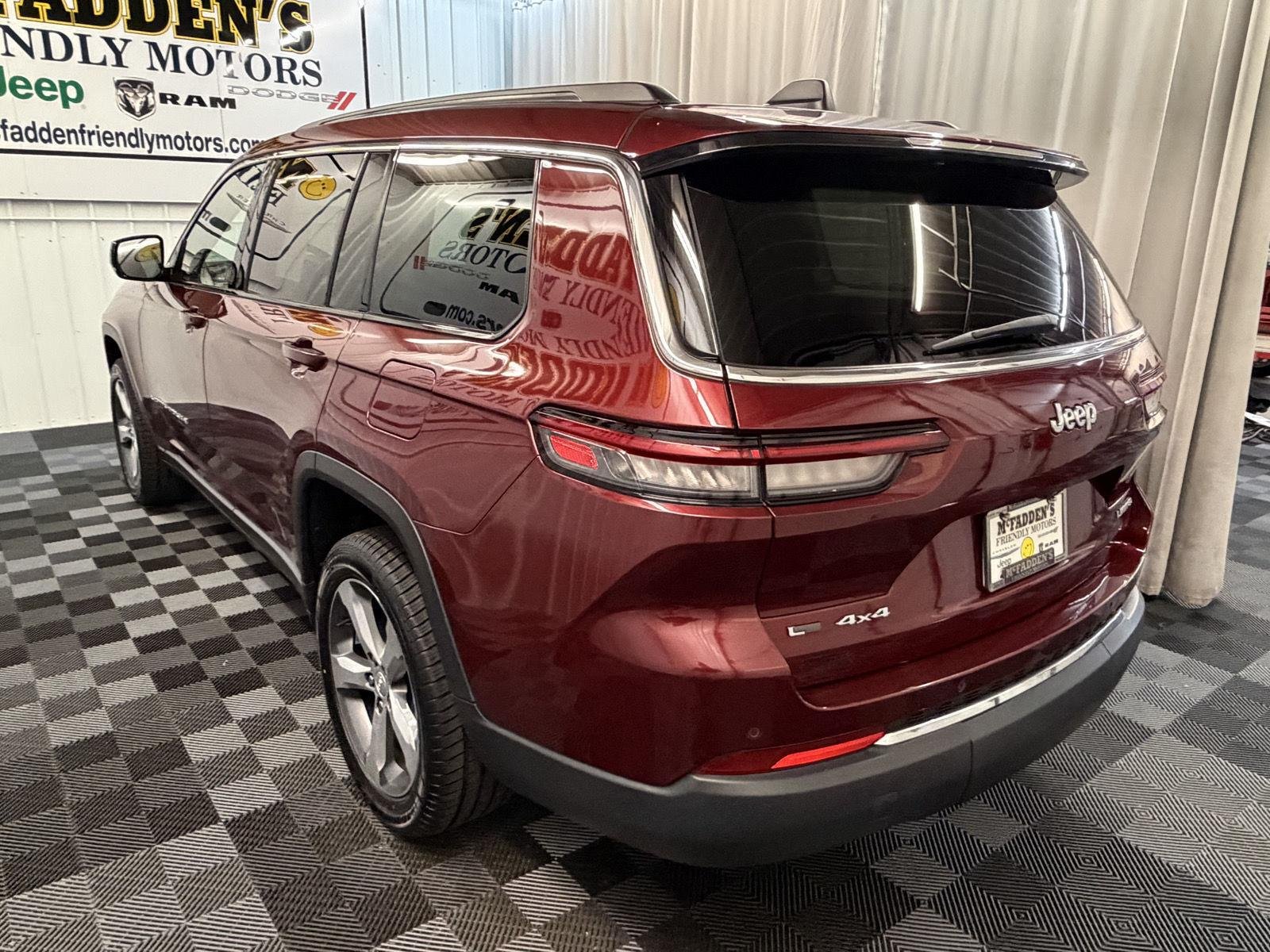 Used 2021 Velvet Red Pearlcoat Jeep Limited image 5
