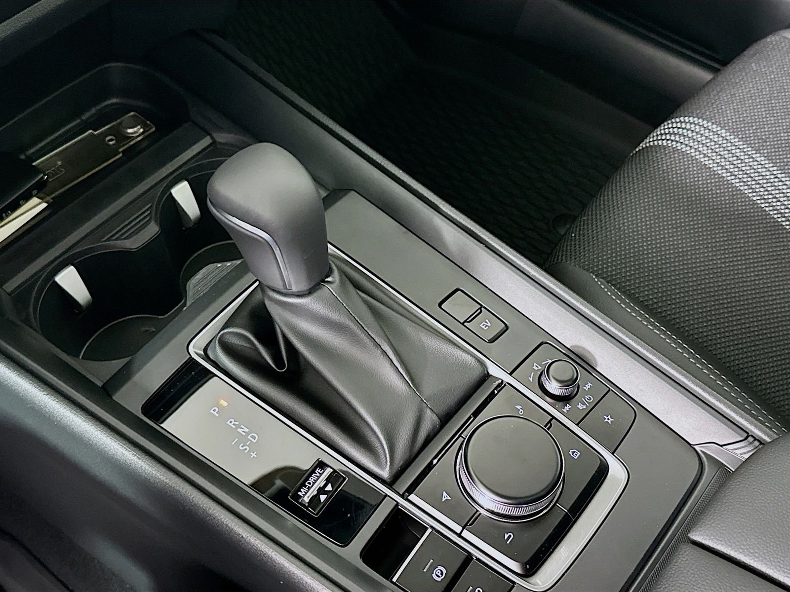 New 2026 Wind Chill Pearl Mazda Preferred AWD image 17