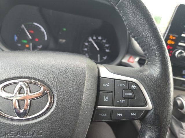 Used 2022 Predawn Gray Mica Toyota XLE image 5