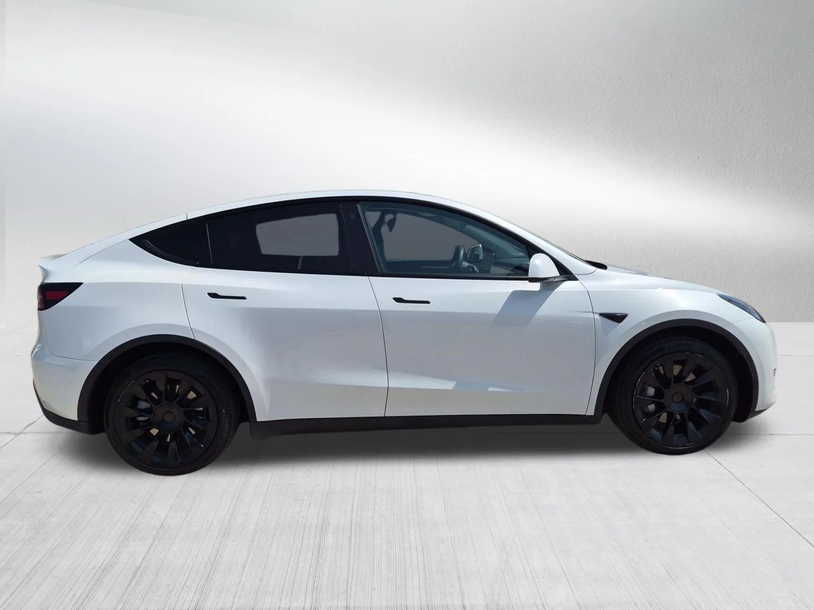 Used 2023  Tesla Long Range image 6