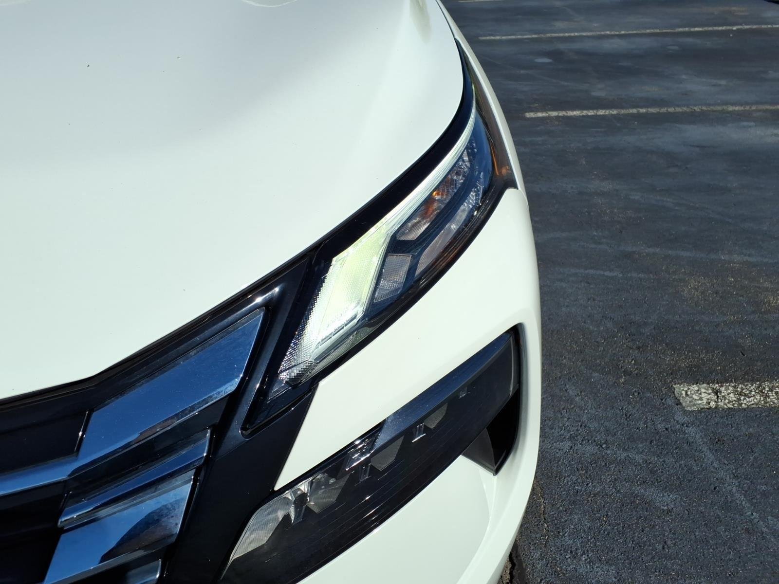 Used 2025 Glacier White Nissan S image 13