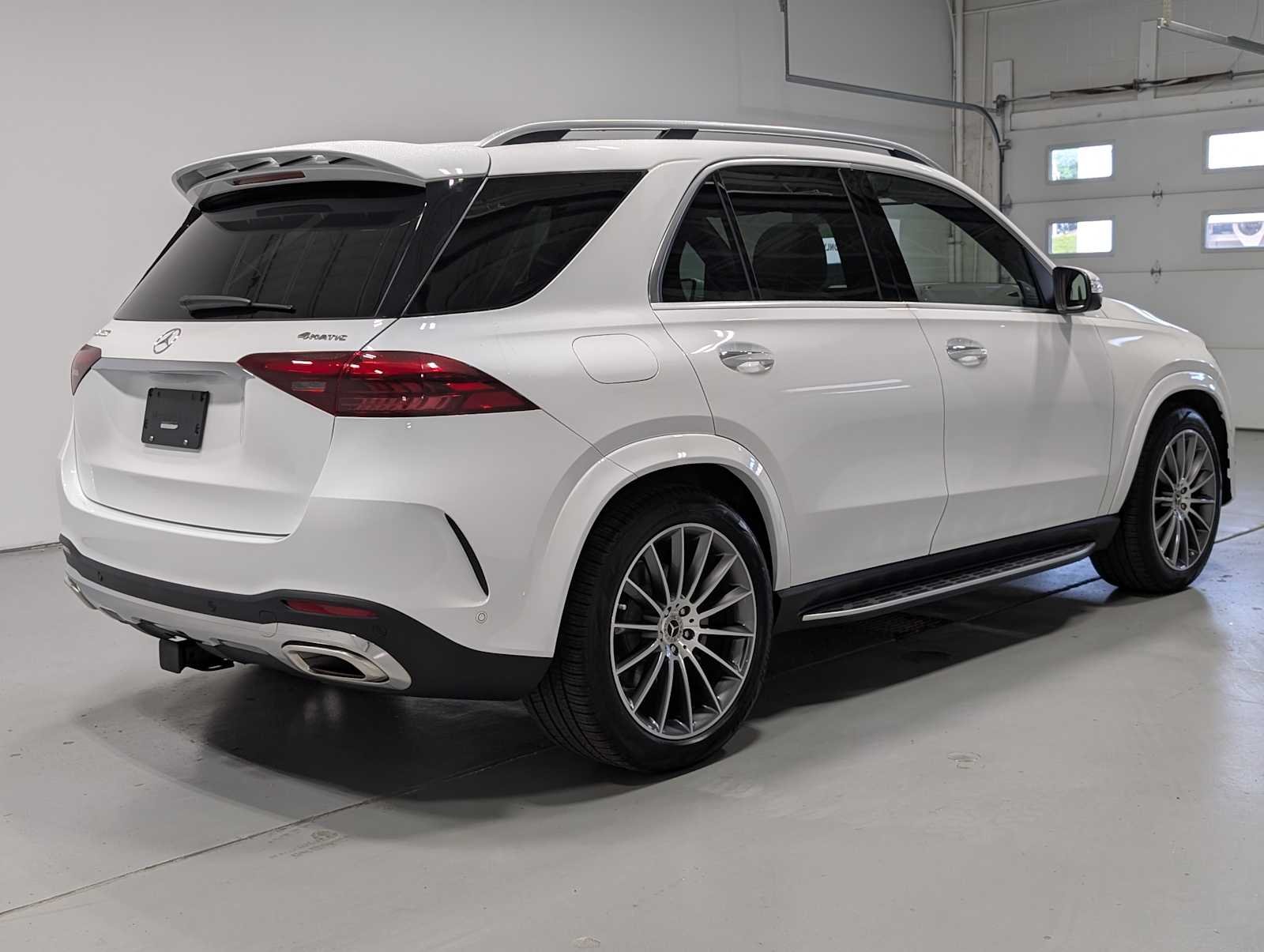 Certified Used 2026 MANUFAKTUR Moonlight White Metallic Mercedes-Benz GLE 580 image 8