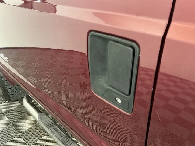Used 2004 Red Clearcoat Ford XLT image 9