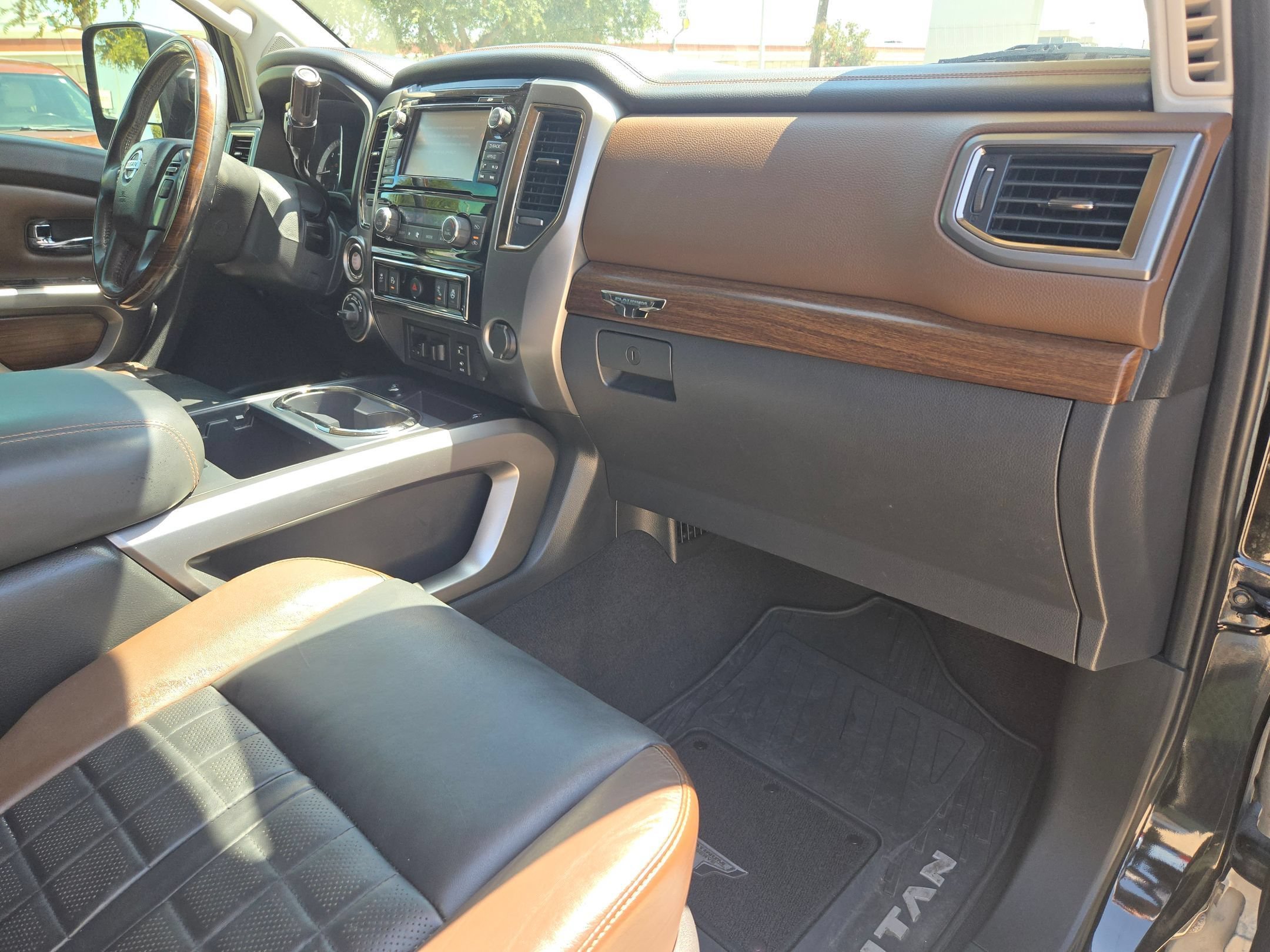 Used 2016 Magnetic Black Nissan Platinum Reserve image 28