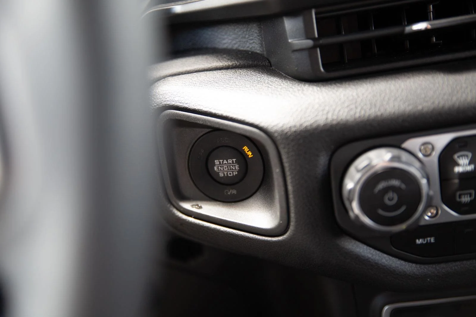 Used 2024 High Velocity Clearcoat Jeep Sport S image 16