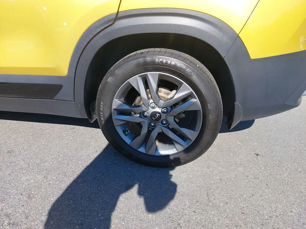 Used 2021 Yellow Kia S image 30