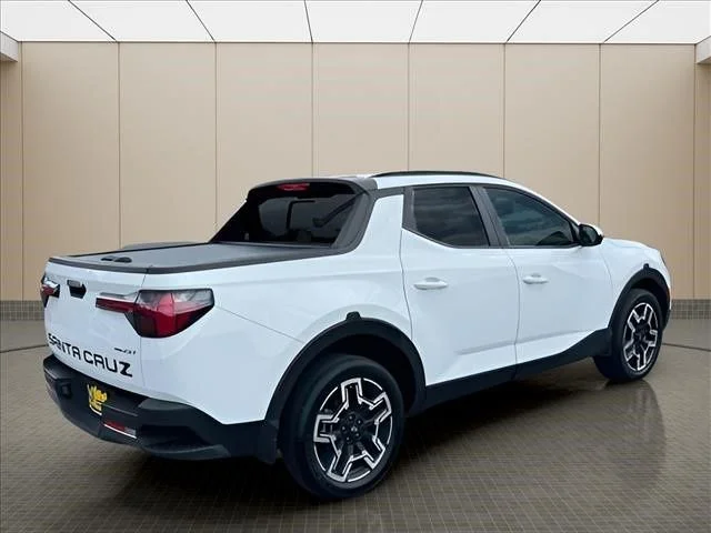 Used 2025 White Hyundai Limited image 3