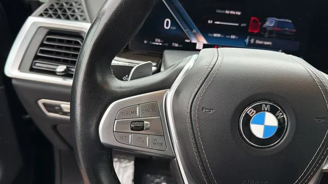 Used 2023 Black BMW xDrive40i image 25
