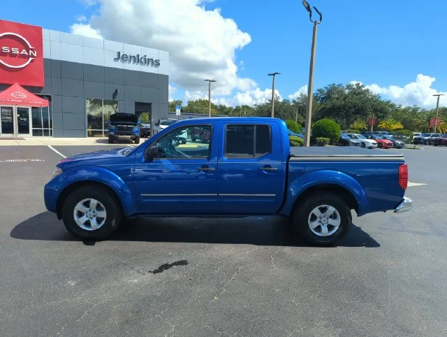 Used 2012 Blue Nissan SV image 11