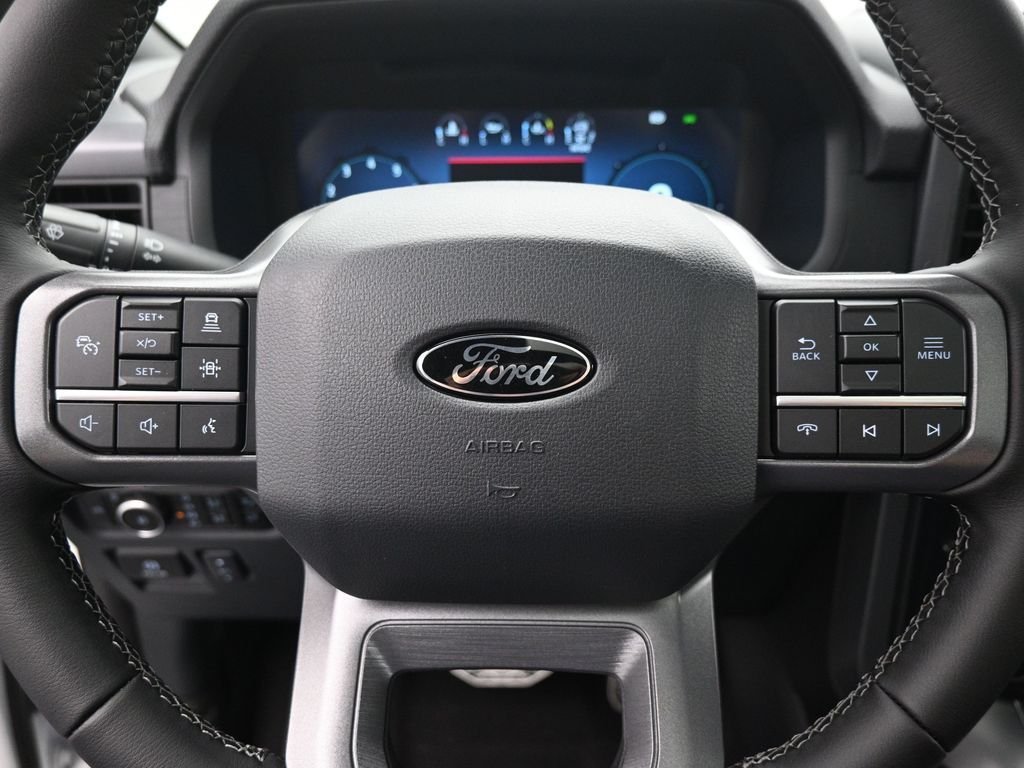 New 2025 Oxford White Ford XLT image 12