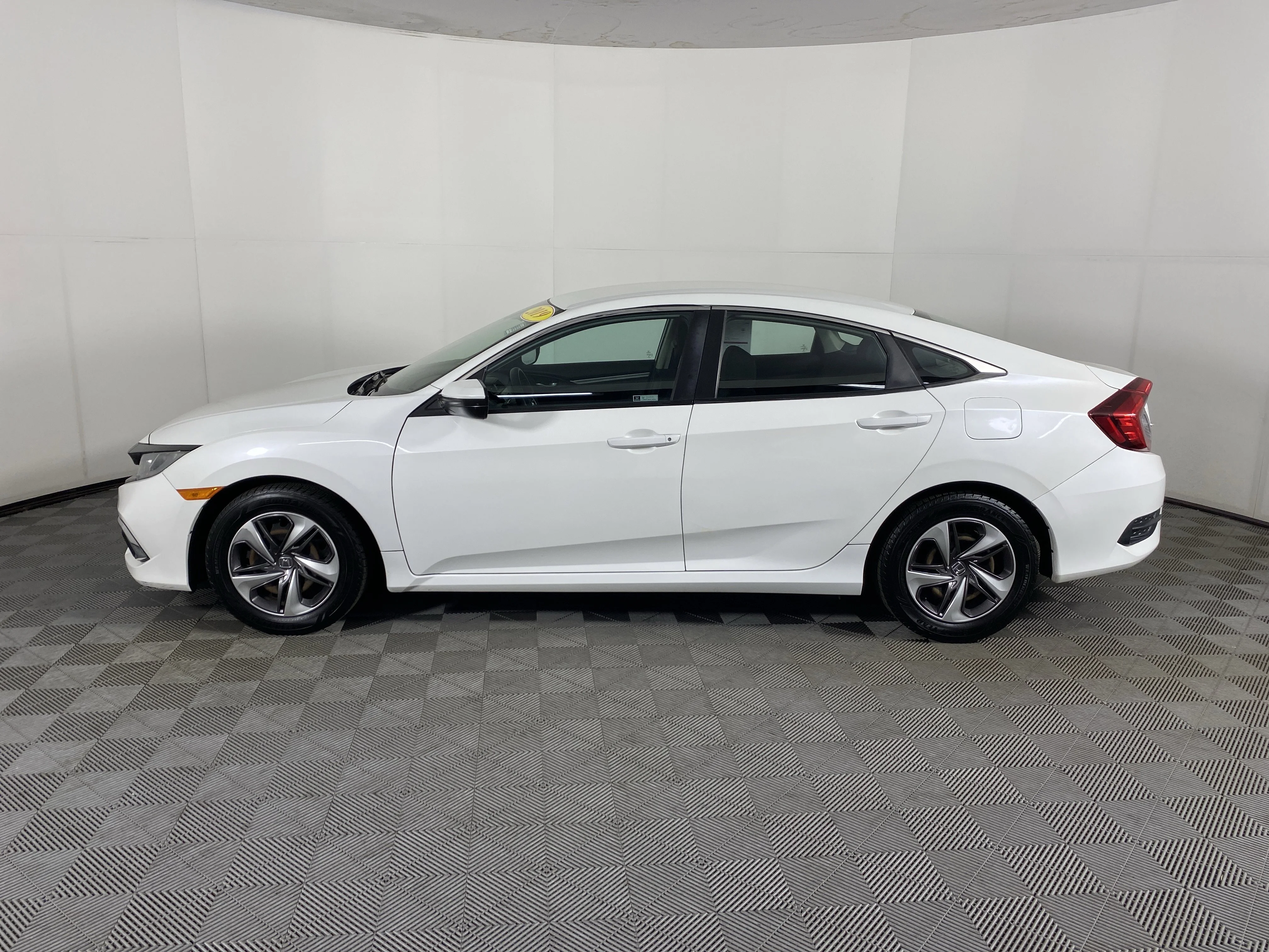 Used 2019 White Honda LX image 9