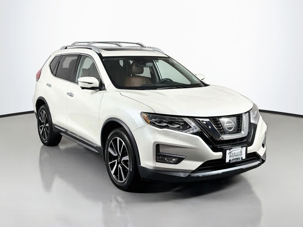 Used 2017 White Nissan SL image 1
