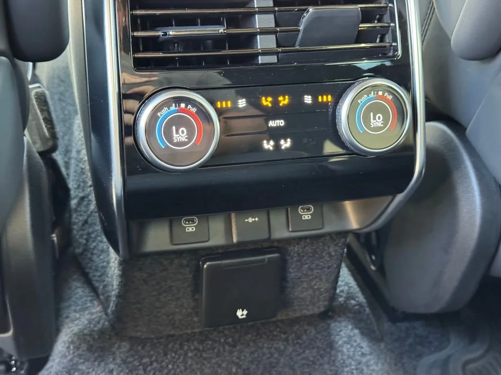 Certified Used 2023 Black Land Rover SE image 20