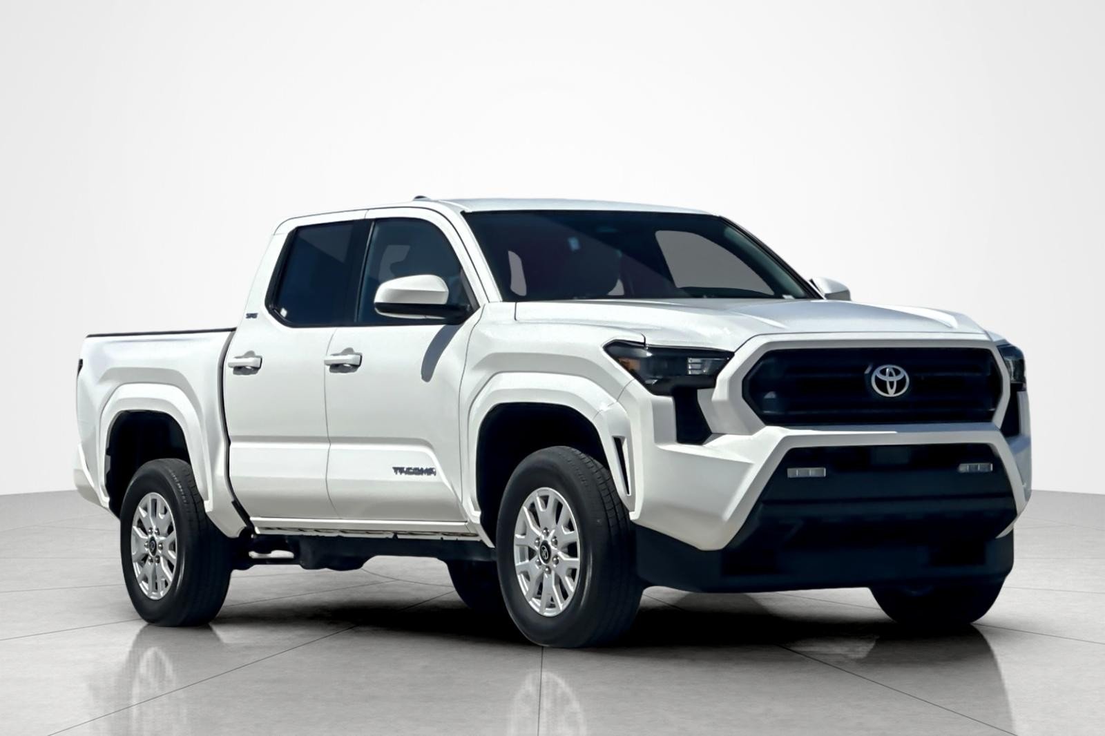 Certified Used 2024 Ice Cap Toyota SR5 image 7