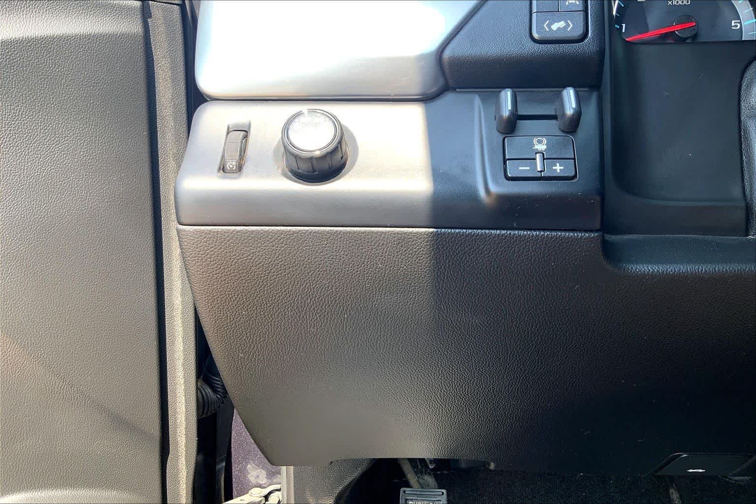 Used 2018 Tungsten Metallic Chevrolet LT image 36