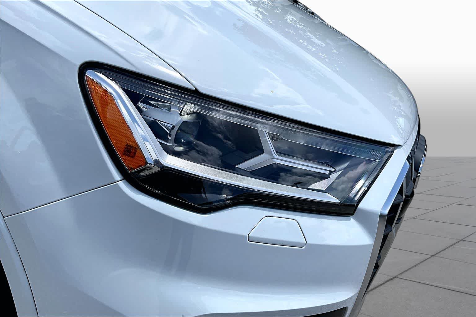 Used 2022 Carrara White Audi Premium Plus image 28
