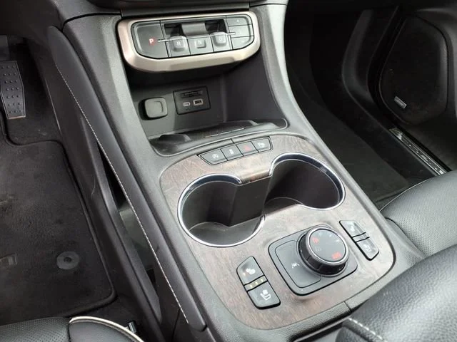 2023 GMC Acadia Denali - Photo 9