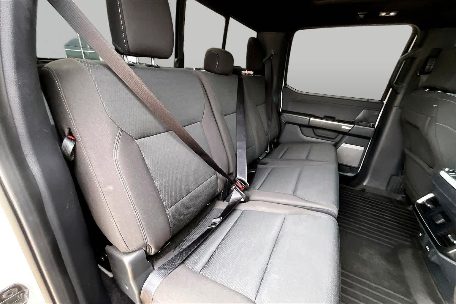 Used 2023 Oxford White Ford XLT image 17