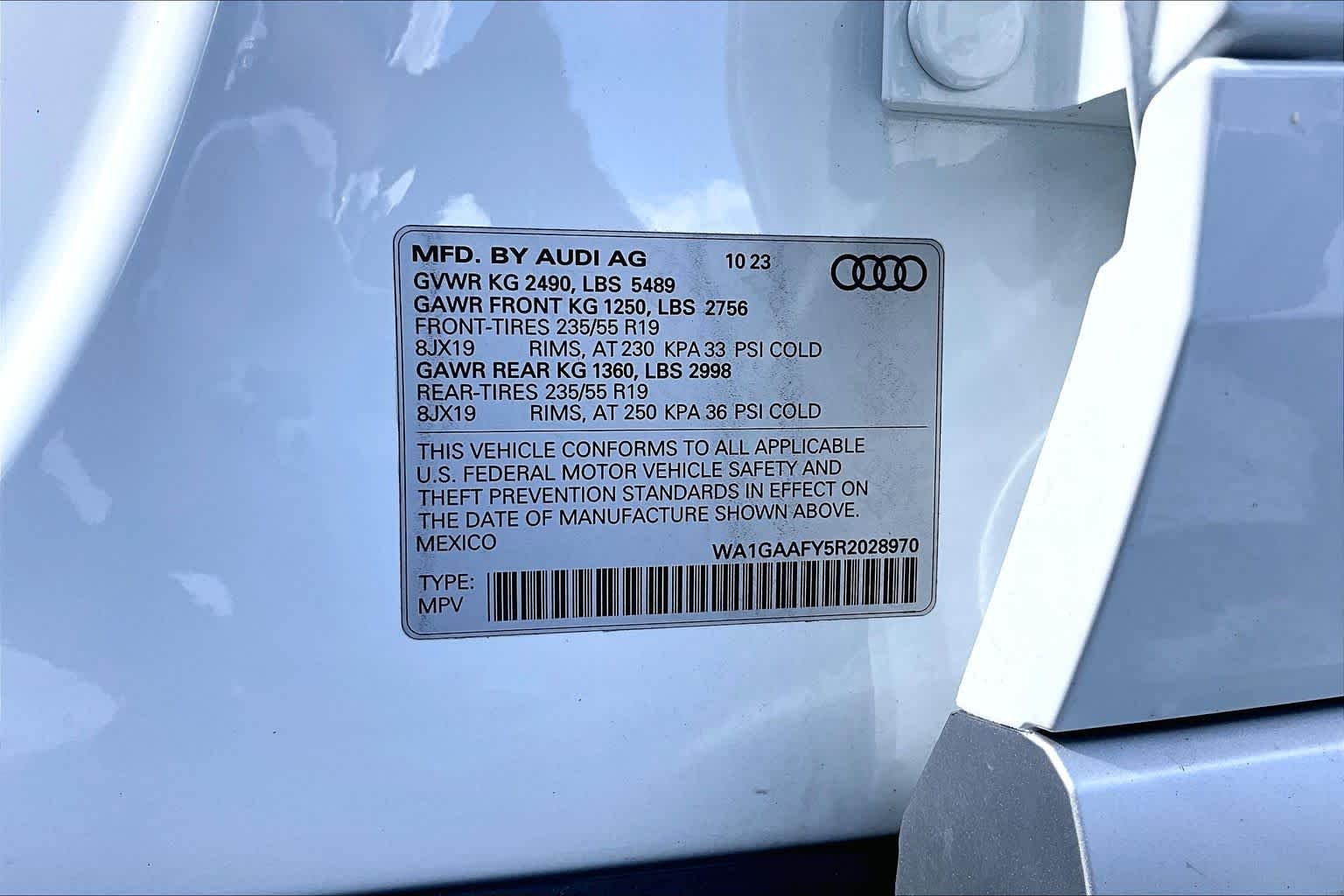 Used 2024 Glacier White Metallic Audi S line Premium image 31