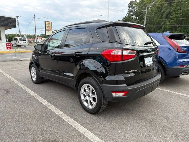 Used 2021 Black Ford SE image 5