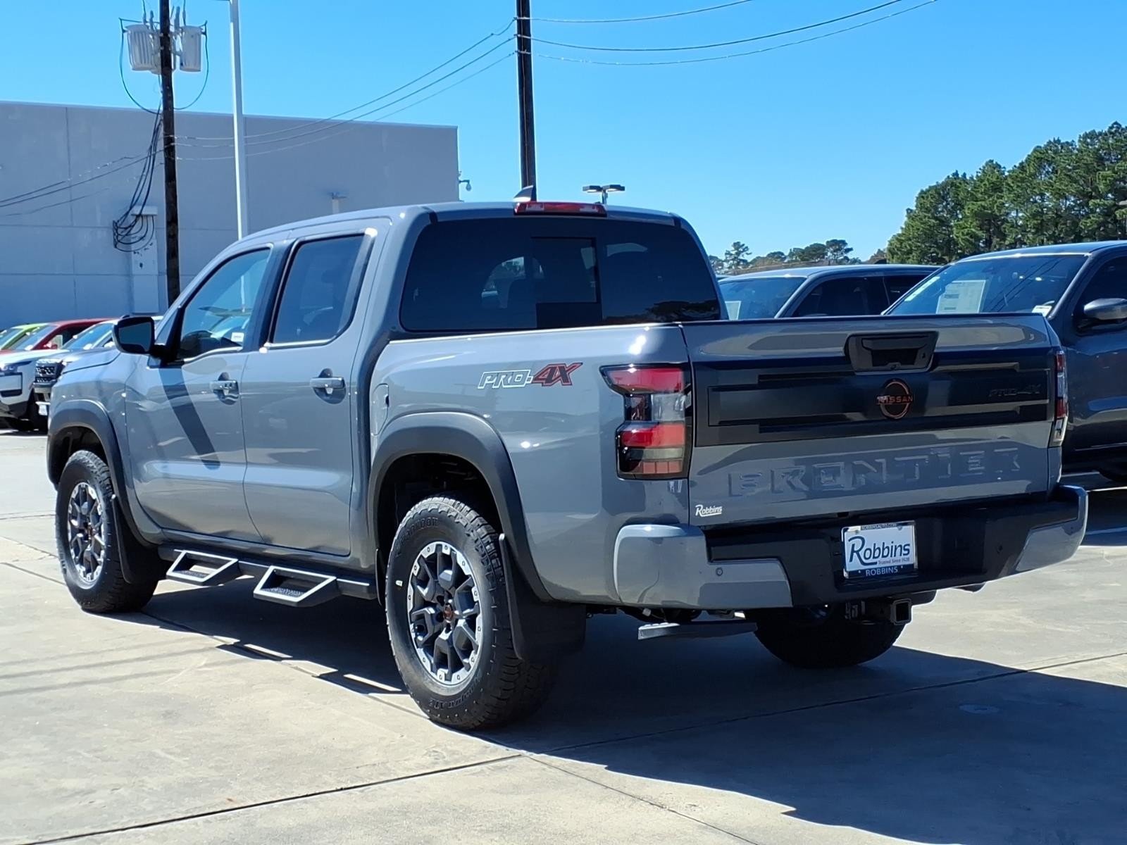 2026 Nissan Frontier Crew Cab PRO-4X® - 6