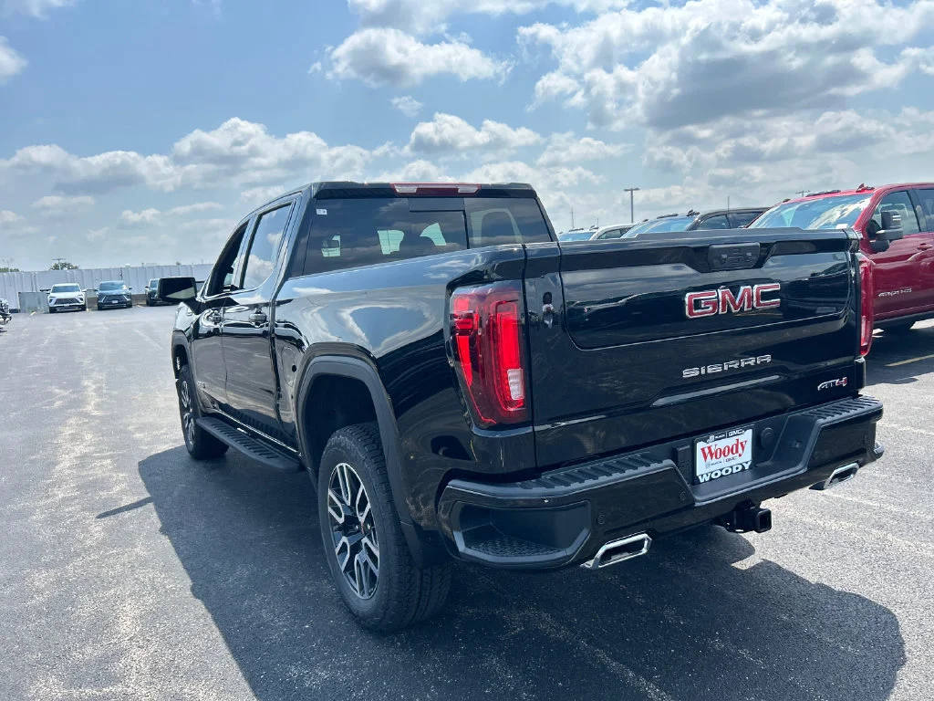 2026 GMC Sierra 1500 AT4 - Photo 9