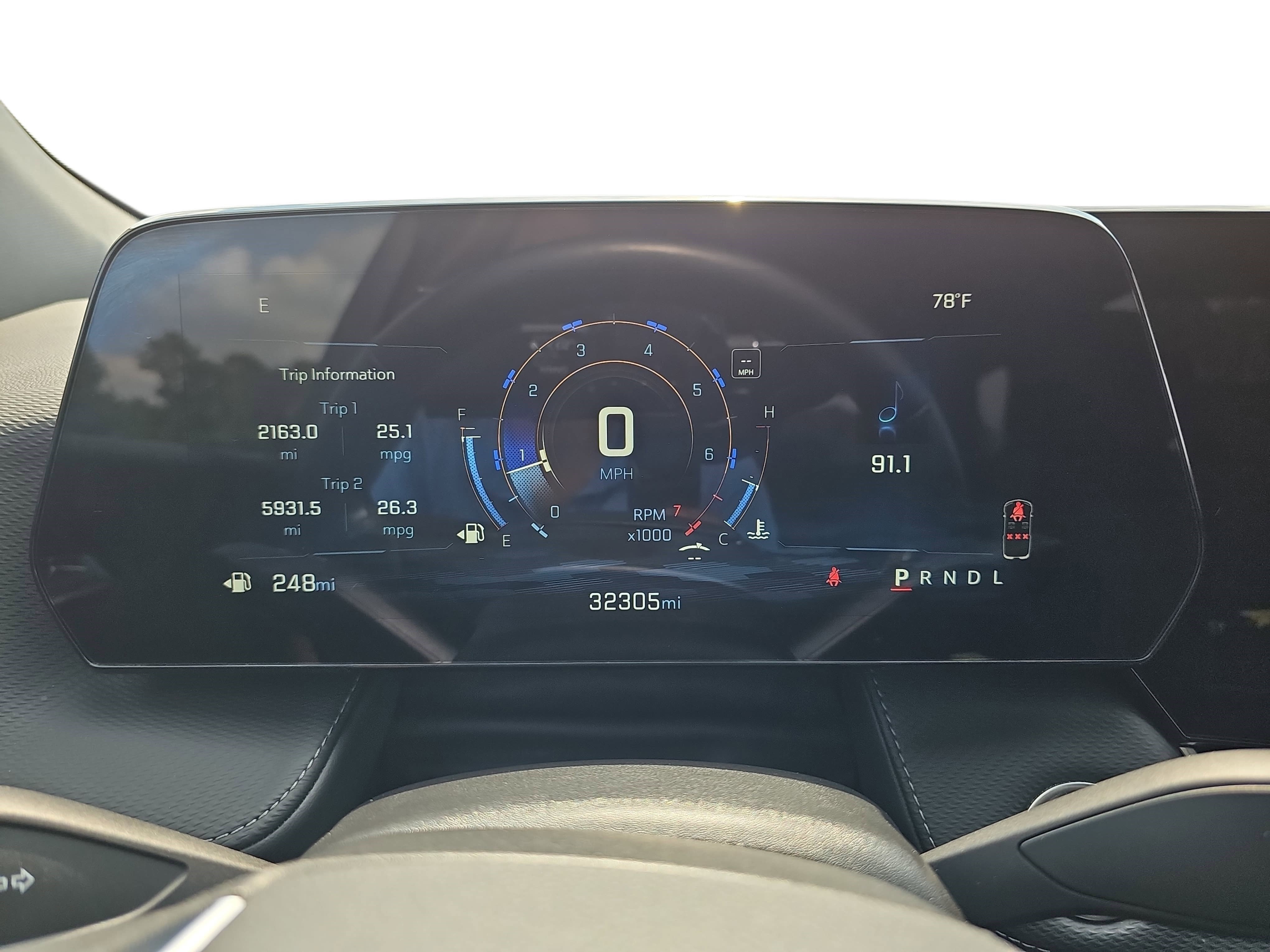 Used 2025 Summit White Chevrolet FWD LT image 15