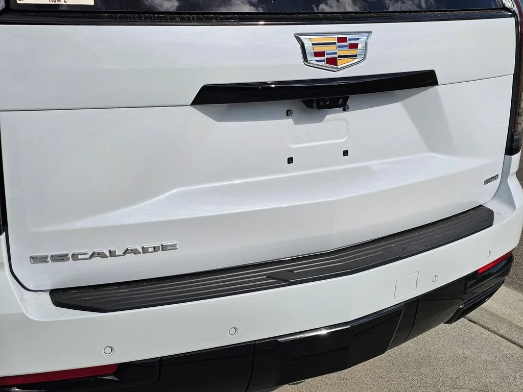 New 2026 Vibrant White Tricoat Cadillac Platinum Sport image 15