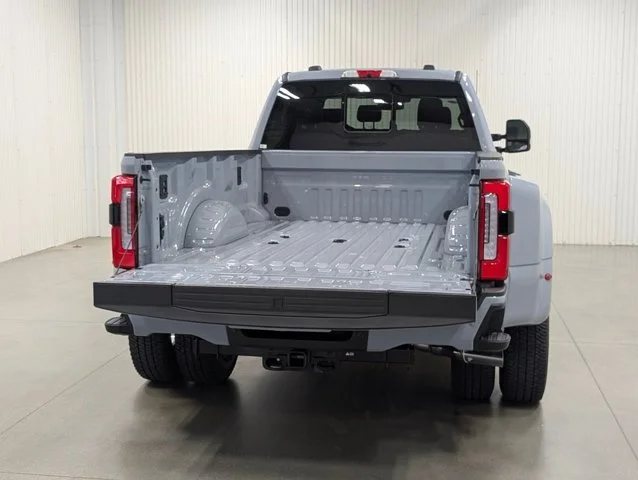New 2026 Glacier Gray Metallic Tri-Coat Ford F-350® Platinum® image 67