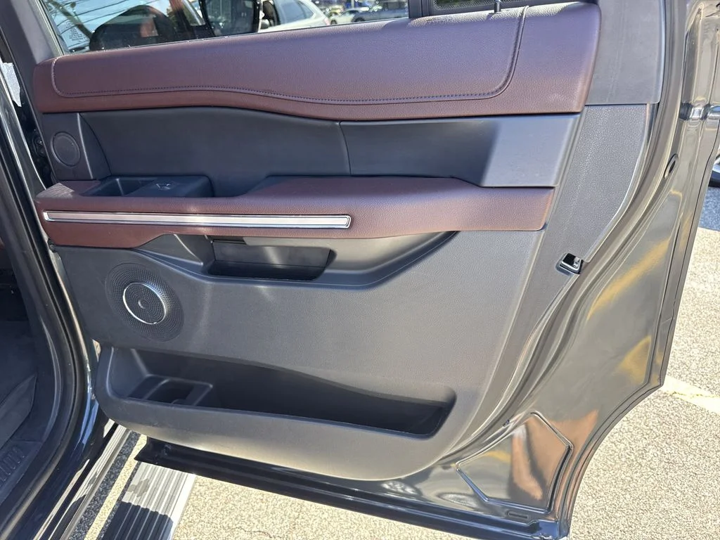 Used 2023 Blue Ford Limited image 36