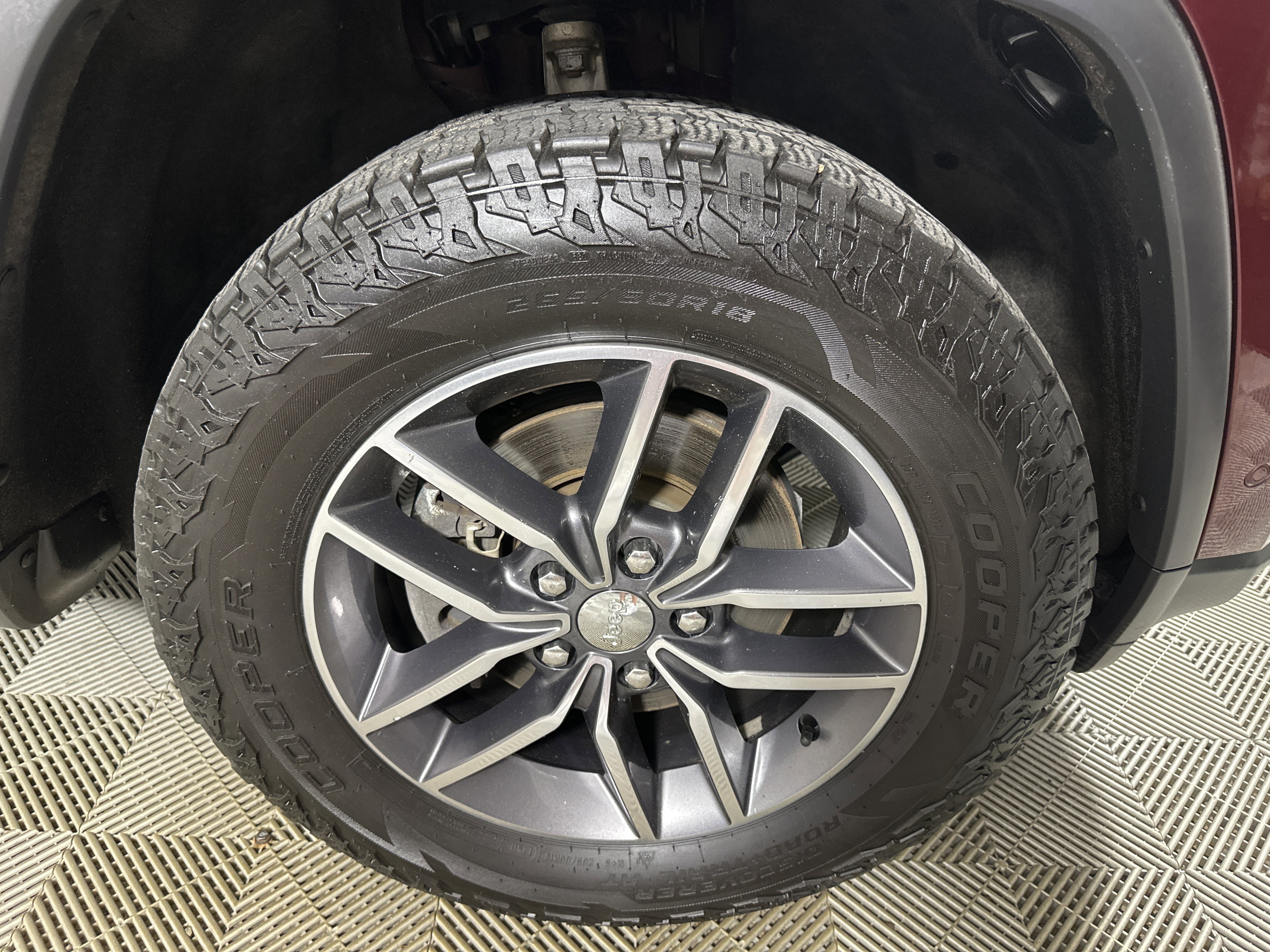 Used 2017 Velvet Red Pearlcoat Jeep Limited image 30