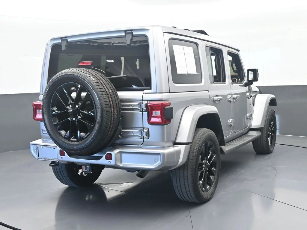 Used 2021 Billet Silver Metallic Clearcoat Jeep Unlimited Sahara High Altitude image 5