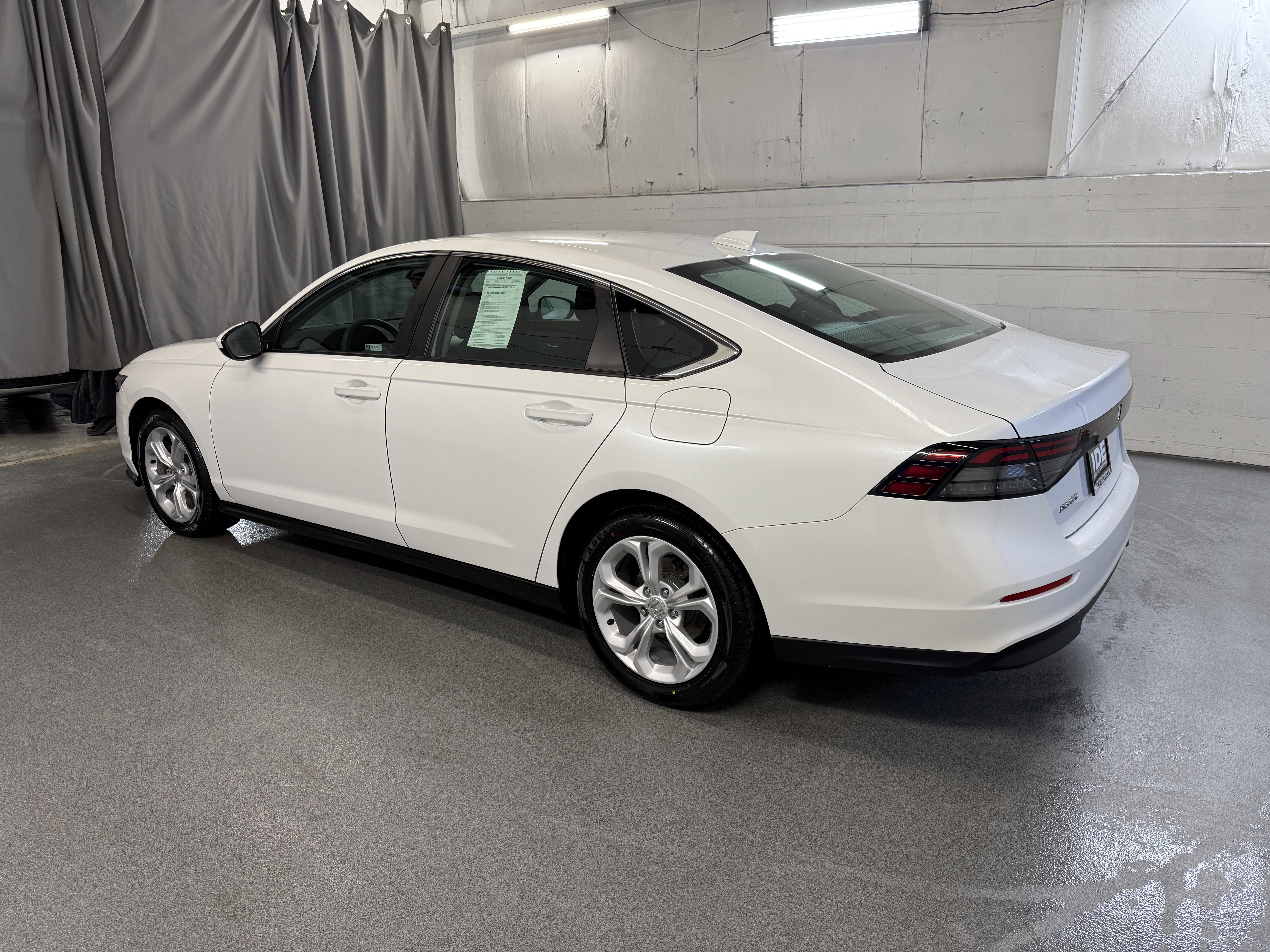 Used 2023 Platinum White Pearl Honda LX image 5