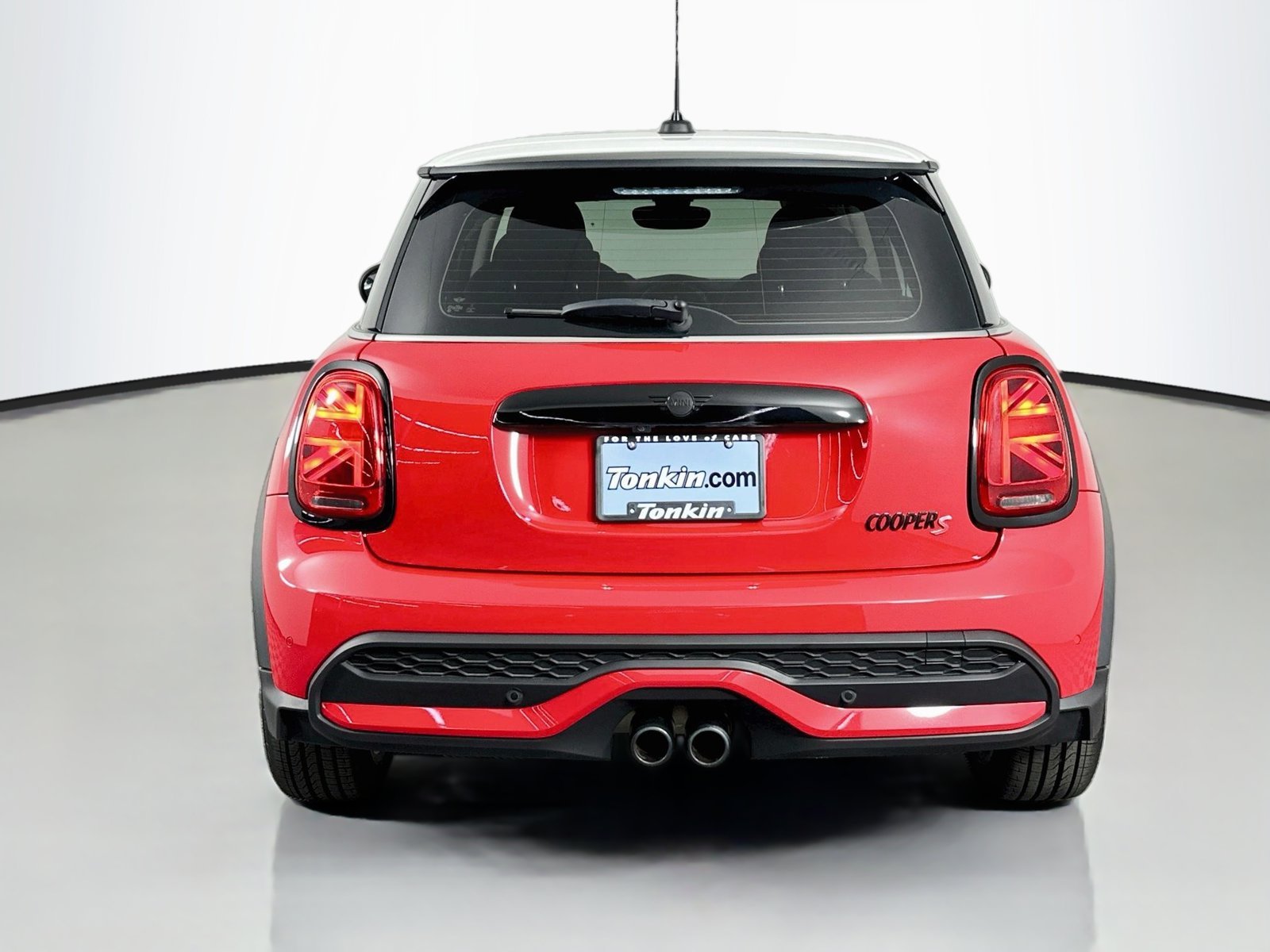 Used 2023 Chili Red MINI  image 6